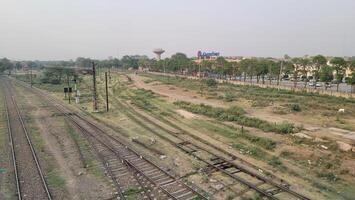 se av offentlig parkera i en huvudstad stad lahore, pakistan på Maj 20, 2024. foto