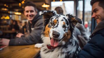 sällskapsdjur vänlig platser begrepp. man med söt hund Sammanträde på de tabell i en Kafé. emotionell Stöd begrepp. foto