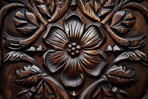 närbild av blommig mönster trä träsnideri, visa upp de hantverk och konstnärlig detalj i de trä- textur foto