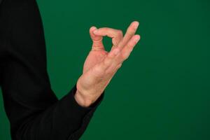 stänga din index finger och tumme meditation händer i de form av en lotus närbild rätt och vänster händer separat två foton
