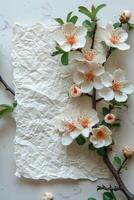 papper med ritad för hand blommor foto
