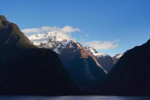 naturskön landskap av milford ljud fjordar i ny zealand foto