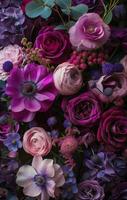 lila och rosa blommor i en blommig arrangemang foto