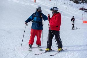 grandvalira, andorra. 1 mars 2021. skidåkare på skidorten Grandvalira i Andorra i tider av covid19 vintern 2020 foto