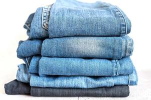 jeans stacked byxor denim stscked foto