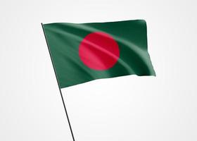 Bangladesh flagga vajar högt i den vita isolerade bakgrunden. 26 mars Bangladeshs självständighetsdag. samling av världens nationella flagga samling av världens nationella flagga foto