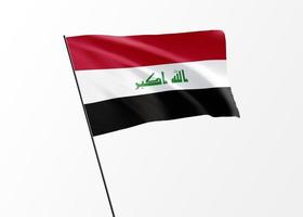 Iraks flagga vajar högt i den isolerade bakgrunden Iraks självständighetsdag. 3d illustration världens nationella flagga samling foto