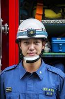 tokyo, japan 2016 - brandman från tokyo brandkår foto