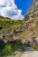 boljetin river gorge i östra Serbien foto