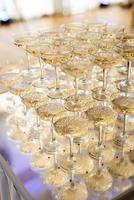 bröllopsglas för vin och champagne foto