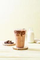 iced chocolate milkshake drink foto