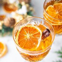 julglögg cocktail mousserande, grogg vin kryddor nyårsdrink söt foto