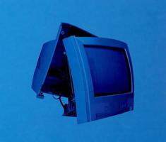 trasig tv-apparat över blå foto