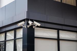 CCTV-säkerhetsövervakningskamera på väggen på kontoret