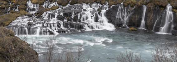 Hraunfossar vattenfall på Island foto