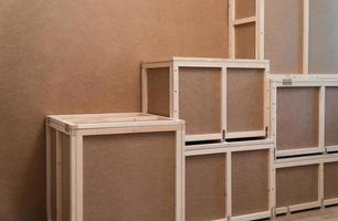träplywoodlådor för transport och förvaring. låda för hemmabruk foto