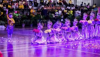 thailand, thailand -26 juni 2019 visa grupper litet barn thailändsk dans den 26 juni 2019 foto