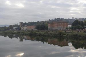 torre san niccolo nära Arno River i i Florens, foto