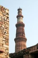 qutb minar, 73m högt segertorn foto