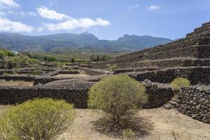 pyramider av guimar rektangulära pyramider byggda av lara sten. foto