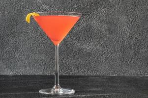 glas kosmopolitisk cocktail foto