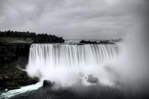 Niagarafallen dagtid foto