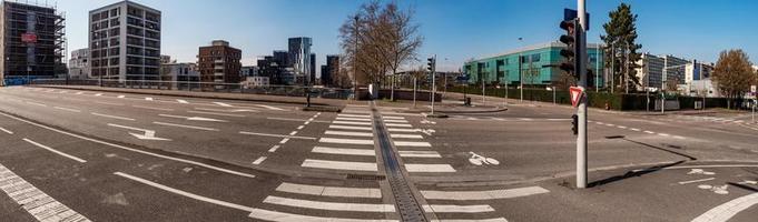 den tomma staden strasbourg. karantänstid. coronavirus-epidemi. inget folk. foto