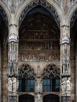fantastisk interiör av den högsta katedralen i Tyskland, katedralen i staden Ulm. foto