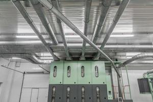 industriella metallrör, ventilationssystem foto