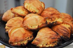 sfogliatelle napoletane godis från Neapel i Italien foto