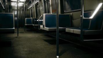 insidan av new york tunnelbana tom bil foto