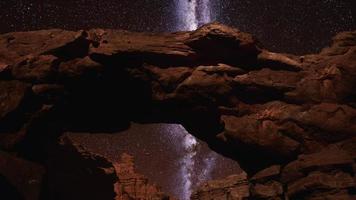 Vintergatan över bryce canyon nationalpark i utah foto