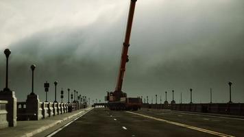 motorvägsbro under uppbyggnad foto