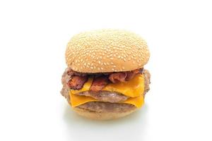 fläsk hamburgare eller fläsk hamburgare med ost och bacon på vit bakgrund foto