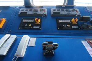 styrhytt styrbord för modern industri fartyg foto