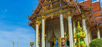 färgglada wat don mueang phra arramluang buddhistiska tempel bangkok thailand. foto