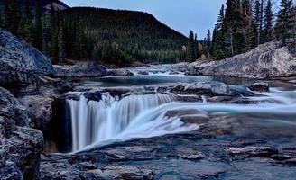 armbåge faller alberta foto