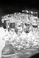 bröllopsglas för vin och champagne foto
