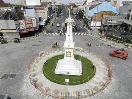 Flygfoto över tugu jogja eller yogyakarta monument, Indonesien. yogyakarta, Indonesien - januari 2021 foto