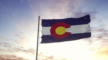 statens flagga i Colorado vajar i vinden. dramatisk himmel bakgrund. 3d illustration foto