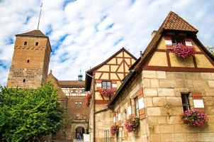 gammalt medeltida slott hedniska tornet Kaiserburg, Nürnberg, Tyskland foto