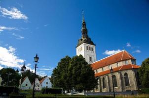 st. nicholas kyrka och museum i gamla stan i tallinn, estland foto