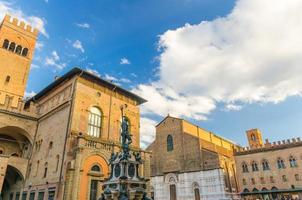 Neptunus fontän Fontana del Nettuno, palazzo re enzo palace och basilica di san petronio kyrkobyggnad foto