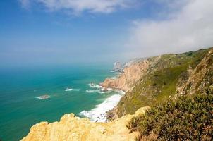 portugal, Europas västra udde roca, landskapet i cape roca, utsikt över Atlanten kustlinje från cabo da roca foto