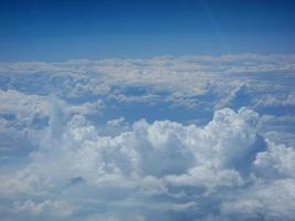 wolken bei aussicht von flugzeug foto