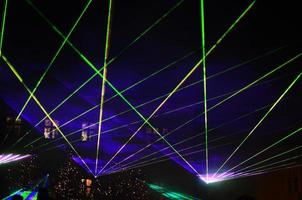 lasershow med grönt sken foto