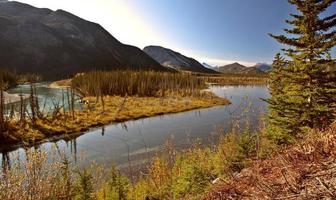 liard river i brittisk columbia foto