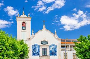 vera cruz katolska kyrkan azulejos-kaklad byggnad, paroquia da vera cruz - igreja matriz i aveiro stads historiska centrum foto