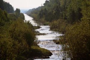 peepaw river i natursköna saskatchewan foto