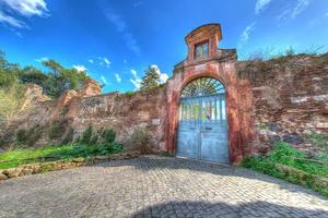 ingång heliga sebastiankyrkan från palatin, rom, italien - hdr bild foto